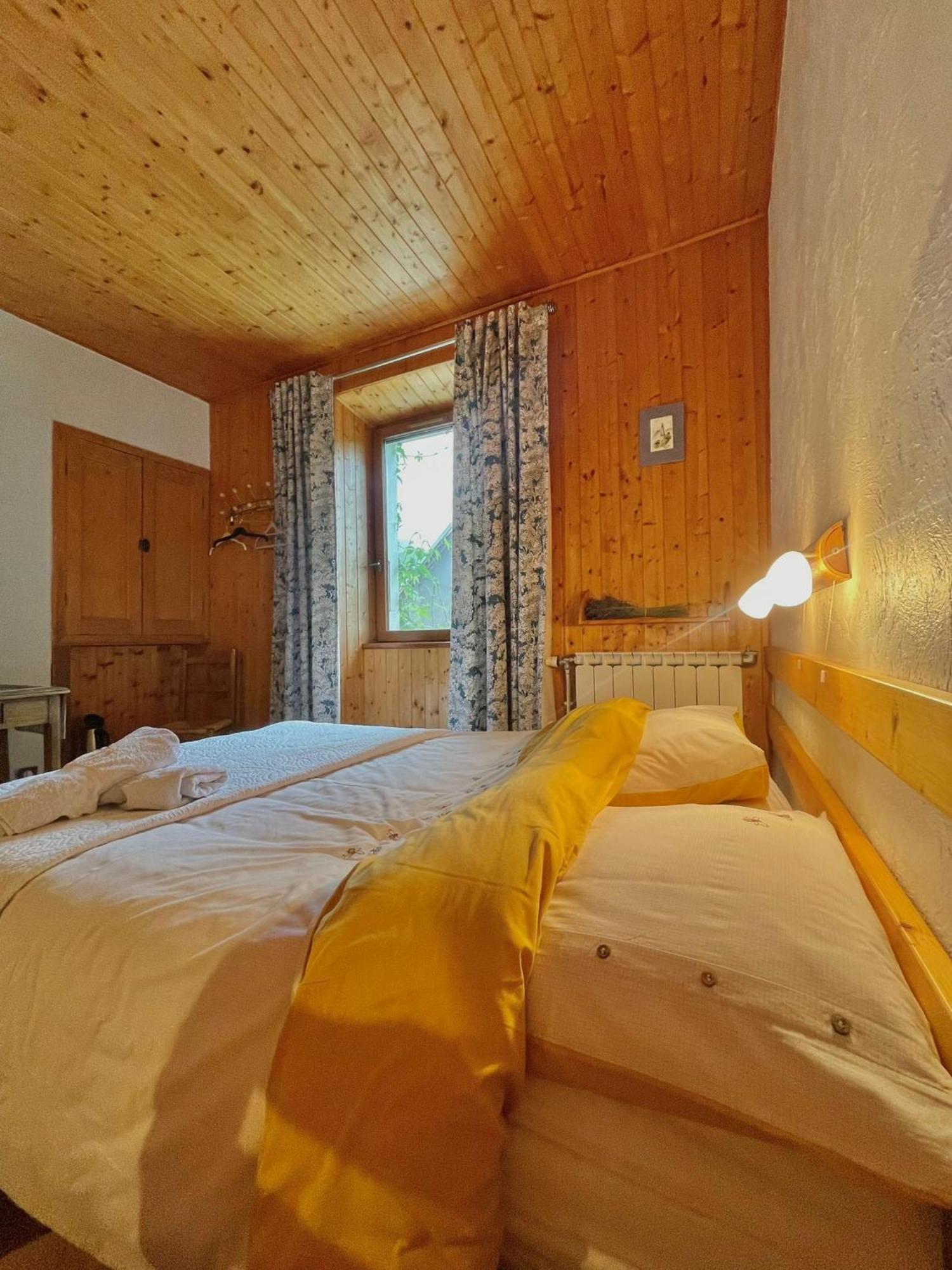 La Tourtette Bed & Breakfast Le Devoluy Exterior photo